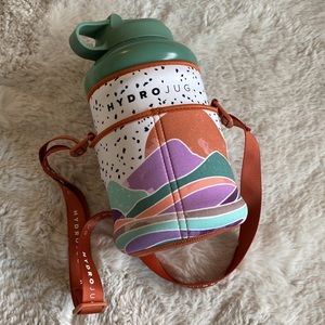 Hydro jug Sage & Mountain Sleeve Limited Edition